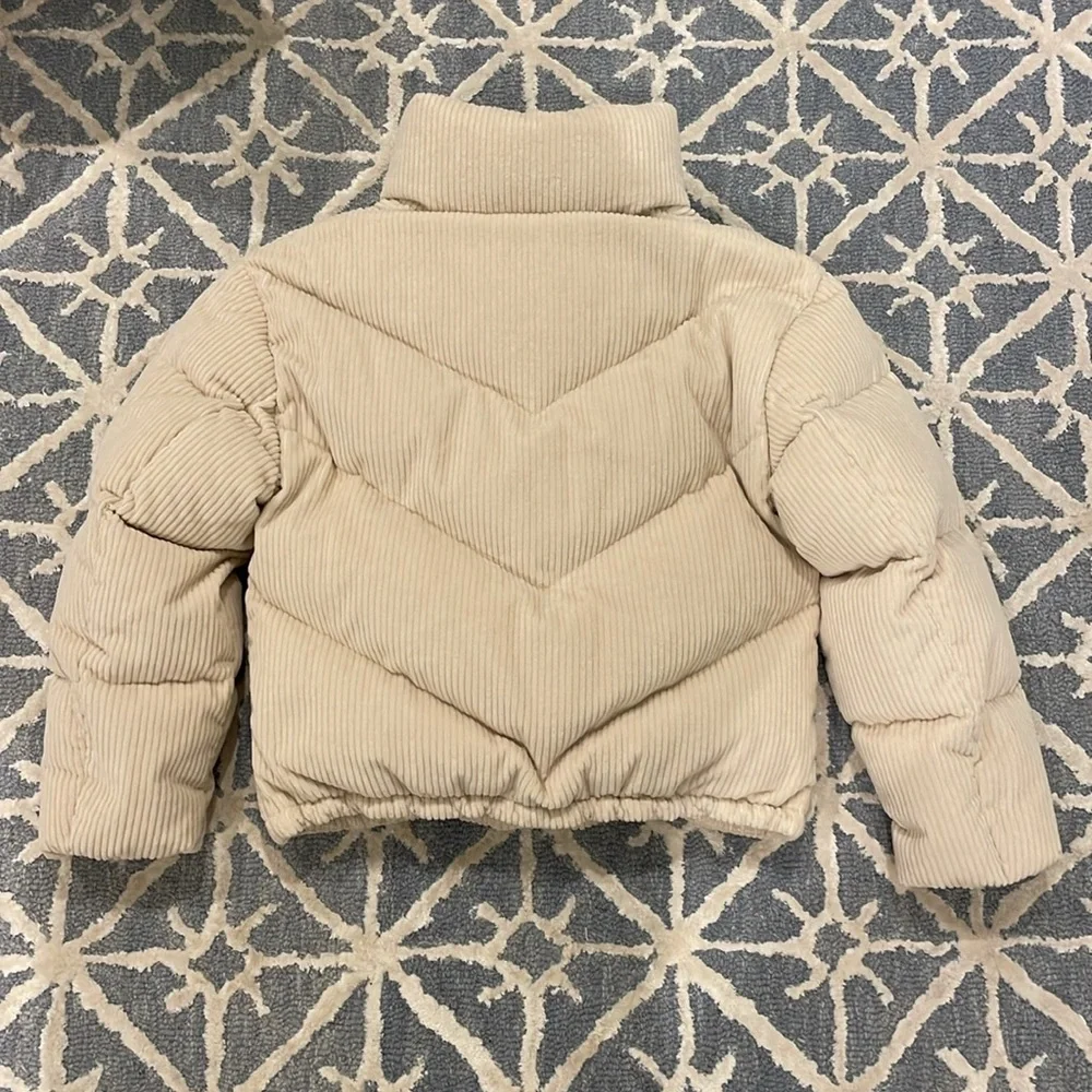 Aritzia: The Cloud Puff - Picture 2 of 2
